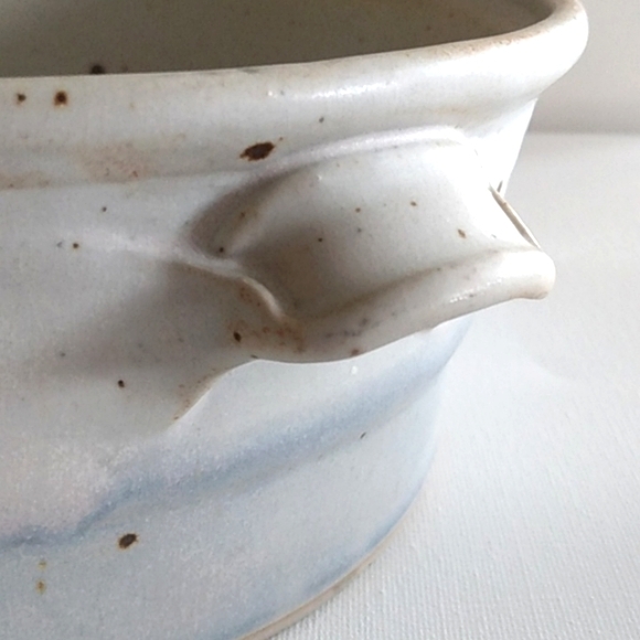 Stoneware pottery artist signed SH serving bowl - Picture 8 of 12